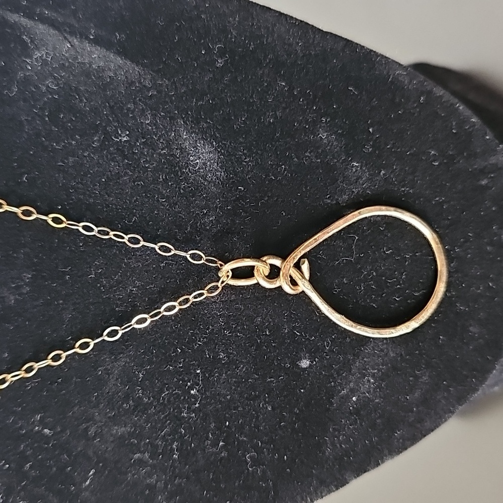 EUC 14K Gold plated hand wrapped and hammered pendant with 18" link chain